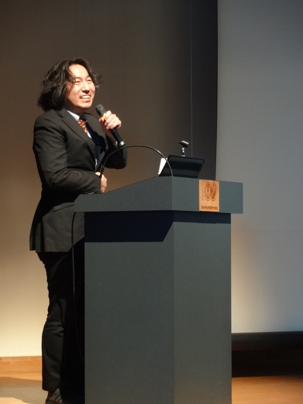 写真３：講演の様子（大川先生）