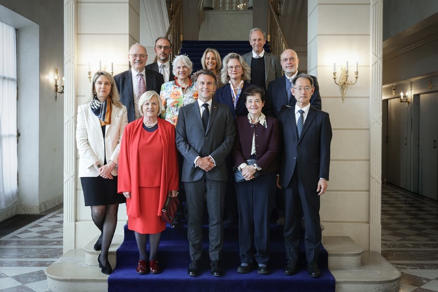 Ｇサイエンス学術会議2026/マクロン大統領：代表者集合写真（仏提供画像）