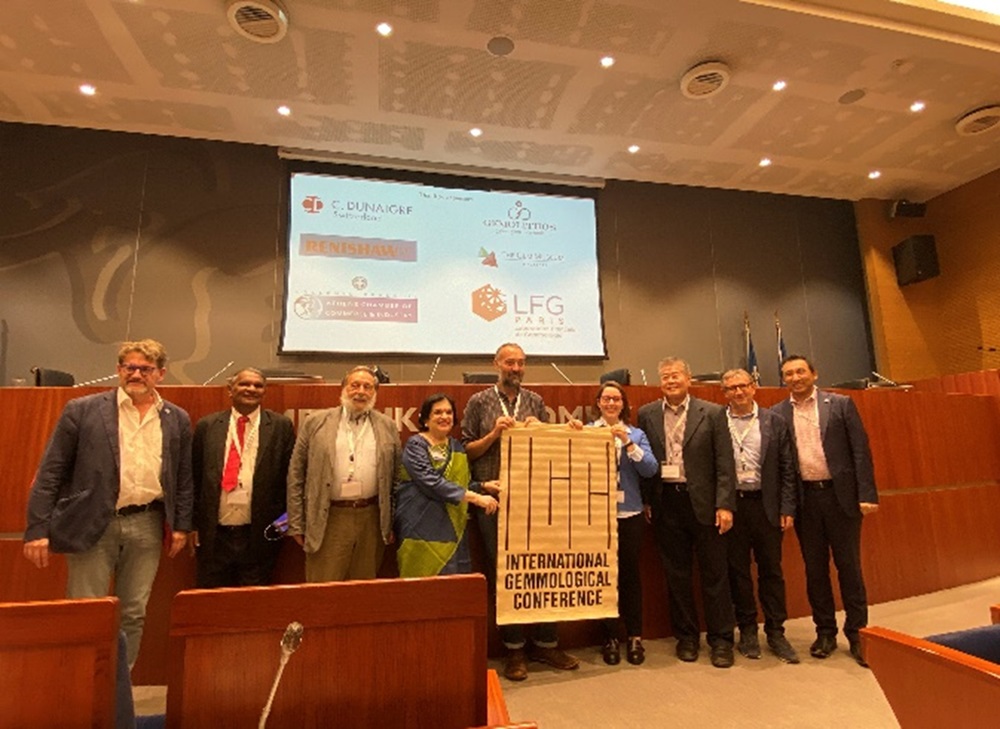 実行委員メンバーとの集合写真