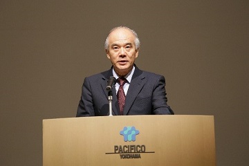 （主催者挨拶を行う大西隆日本学術会議会長）